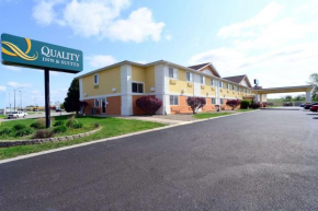 Quality Inn & Suites Springfield Southwest near I-72